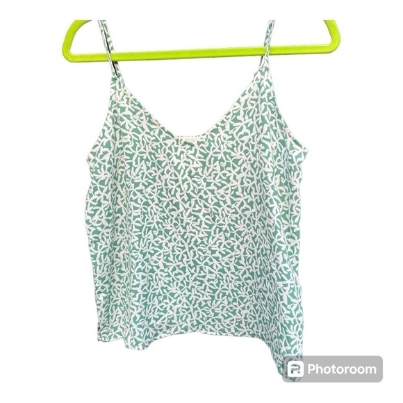 Women’s Floral Green  Tank Top New without tags - Picture 1 of 6
